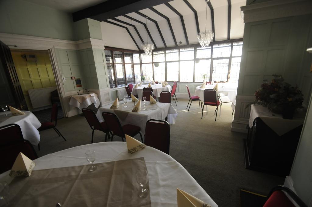 Royal Oak Hotel هاوكورست المظهر الخارجي الصورة